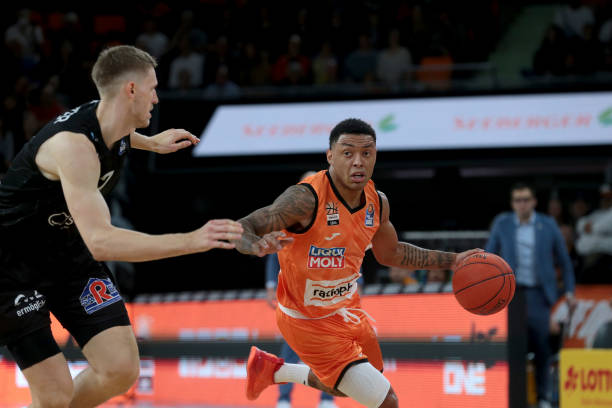 续两年获得 续两年获得