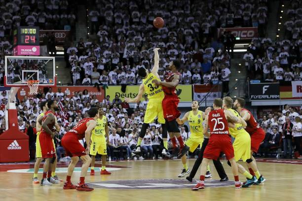 主帅更迭频 主帅更迭频